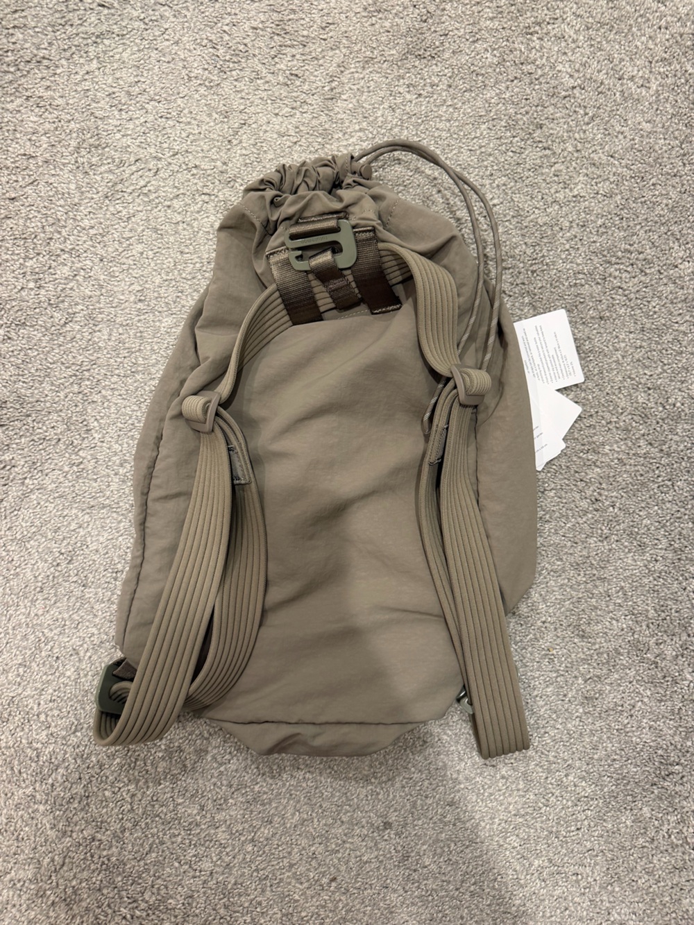 Lululemon NWT 2-in-1 Convertible Backpack 21L - Picture 6 of 8